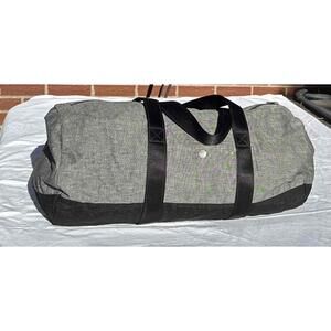 Lucy Athletics Duffel Grey Textured Shoulder‎ Strap Zip Unisex Size Medium